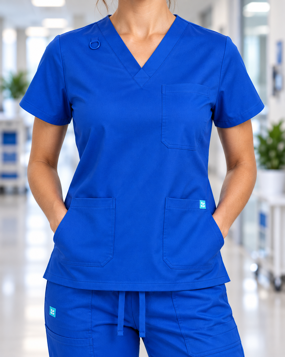 Set Scrub Mod. Benidorm Blu Royal – dettagli tasche scollo e anello